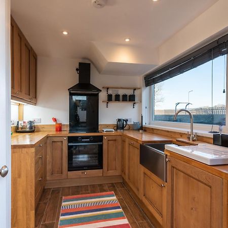Port View House 3-Bedroom Self Catering Family Home With Garden Near Cardiff Extérieur photo
