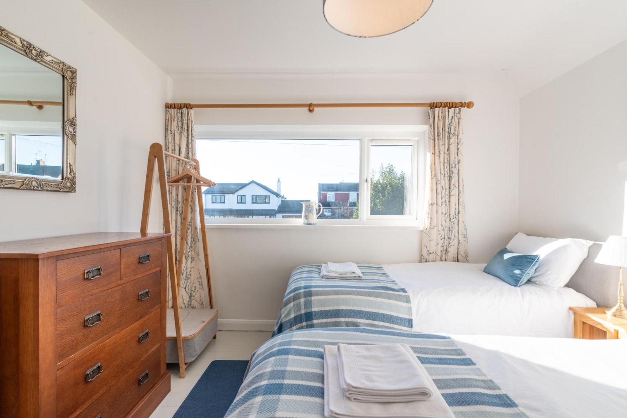 Port View House 3-Bedroom Self Catering Family Home With Garden Near Cardiff Extérieur photo